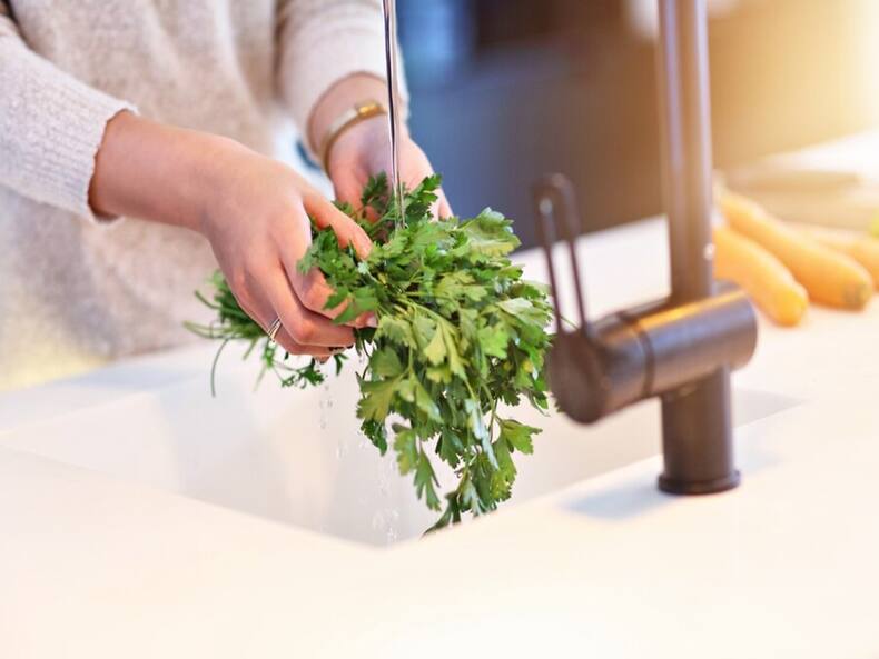 7 Foods You Must Wash Thoroughly To Prevent Foodborne Illnesses
