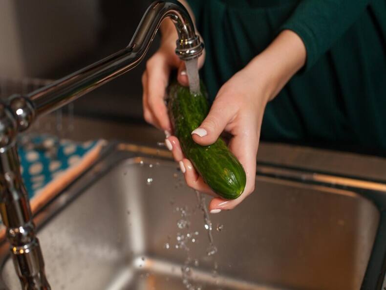 7 Foods You Must Wash Thoroughly To Prevent Foodborne Illnesses