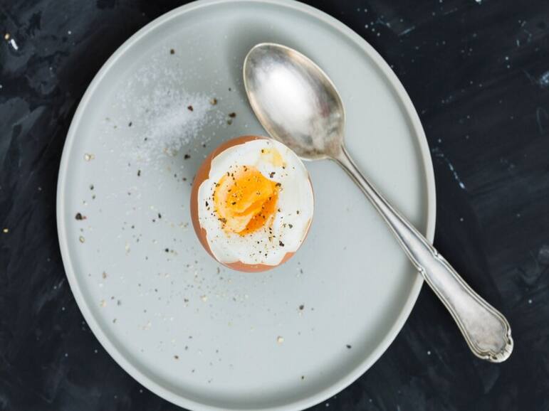 Combat Stress By Including These 6 Nutrients In Your Diet