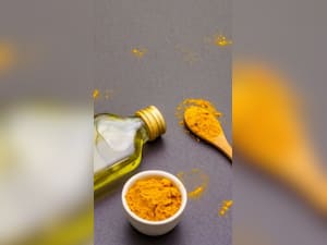 सरसों तेल और हल्दी मिलाकर लगाने के फायदे