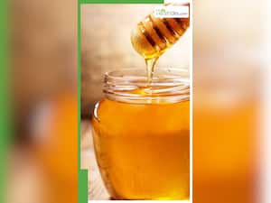 शहद के साथ भूलकर भी न खाएं इन 7 चीजें