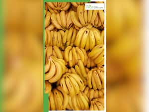 केले के साथ भूलकर भी न खाएं ये 10 चीजें