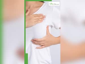 ब्रेस्ट कैंसर के 8 शुरुआती लक्षण