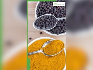 रोज काली मिर्च और हल्दी खाने के 8 फायदे