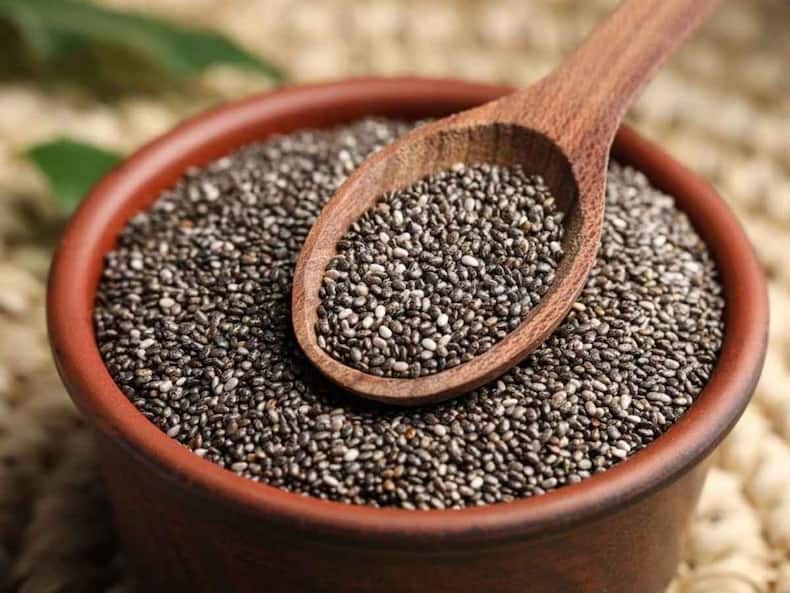 नवरात्रि व्रत में ऑफिस वालों के लिए 7 एनर्जी बढ़ाने वाले फूड्स, बना रहेगा स्टेमिना
