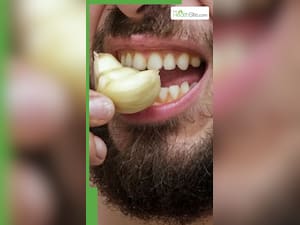 सोने से पहले कच्चा लहसुन खाने के 7 फायदे
