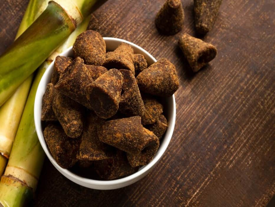 6 Health Benefits Of Drinking Jaggery Water On An Empty Stomach In The Morning