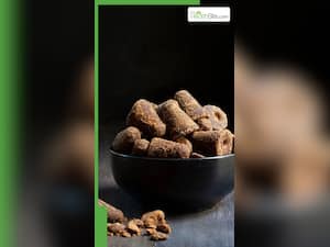 खाली पेट गुड़ खाने के 8 फायदे