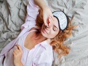 नींद की कमी से स्ट्रेस के साथ-साथ बढ़ जाती हैं ये 5 बीमारियां भी, जानिए Insomnia से बचने के उपाय