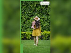 नंगे पाव घास पर चलने के फायदे सुनकर हैरान रह जाएंगे