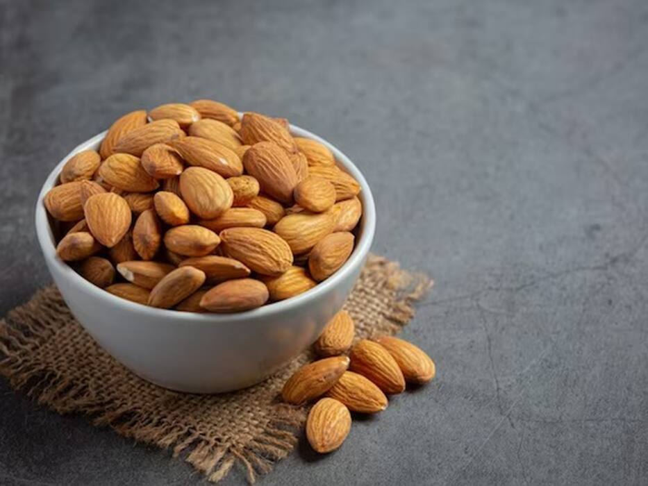 रात को सोने से पहले खाएं ये 5 चीजें, मिनटों में आएगी गहरी और सुकून भरी नींद