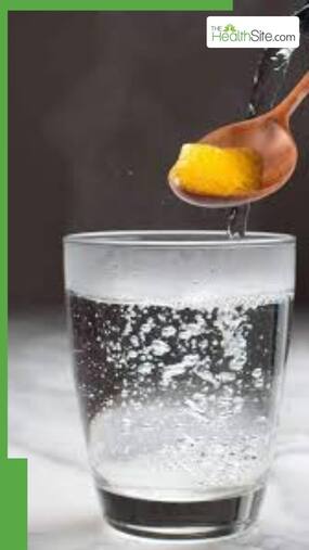 सुबह खाली पेट गर्म पानी में घी मिलाकर पीने के 8 जबरदस्त फायदे