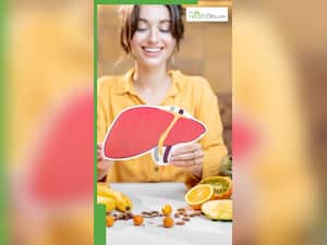 लिवर को मजबूत बनाने के डाइट में शामिल करें ये 8 फल