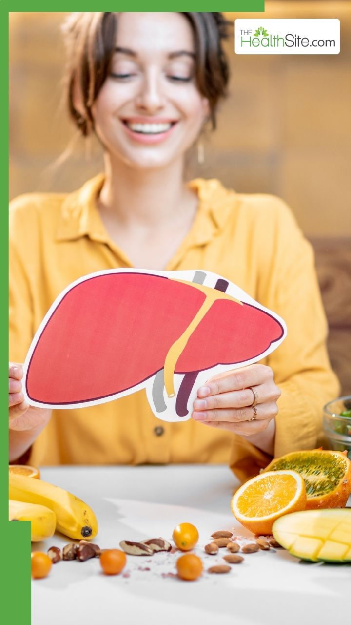 लिवर को मजबूत बनाने के डाइट में शामिल करें ये 8 फल