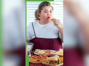 तेजी से कोलेस्ट्रॉल लेवल बढ़ाती हैं ये 8 चीजें