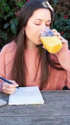 7 Fruit Juices To Drink On An Empty Stomach To Lower Cholesterol Levels