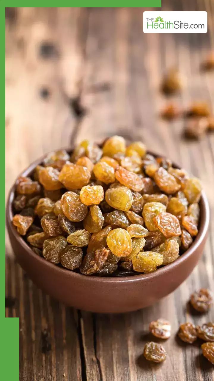 खाली पेट किशमिश खाने के 8 फायदे