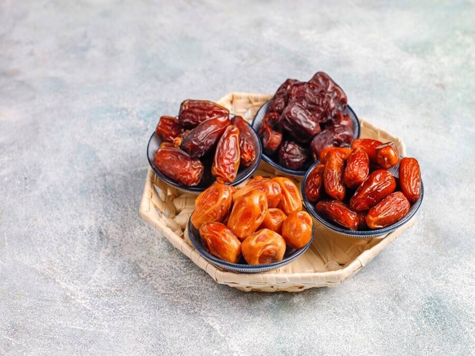 Symptoms Of Low Blood Sugar At Night: 5 Dry Fruits You Can Snack On To Maintain Glucose Balance