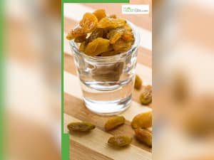 सुबह खाली पेट किशमिश का पानी पीने से क्या होता है?