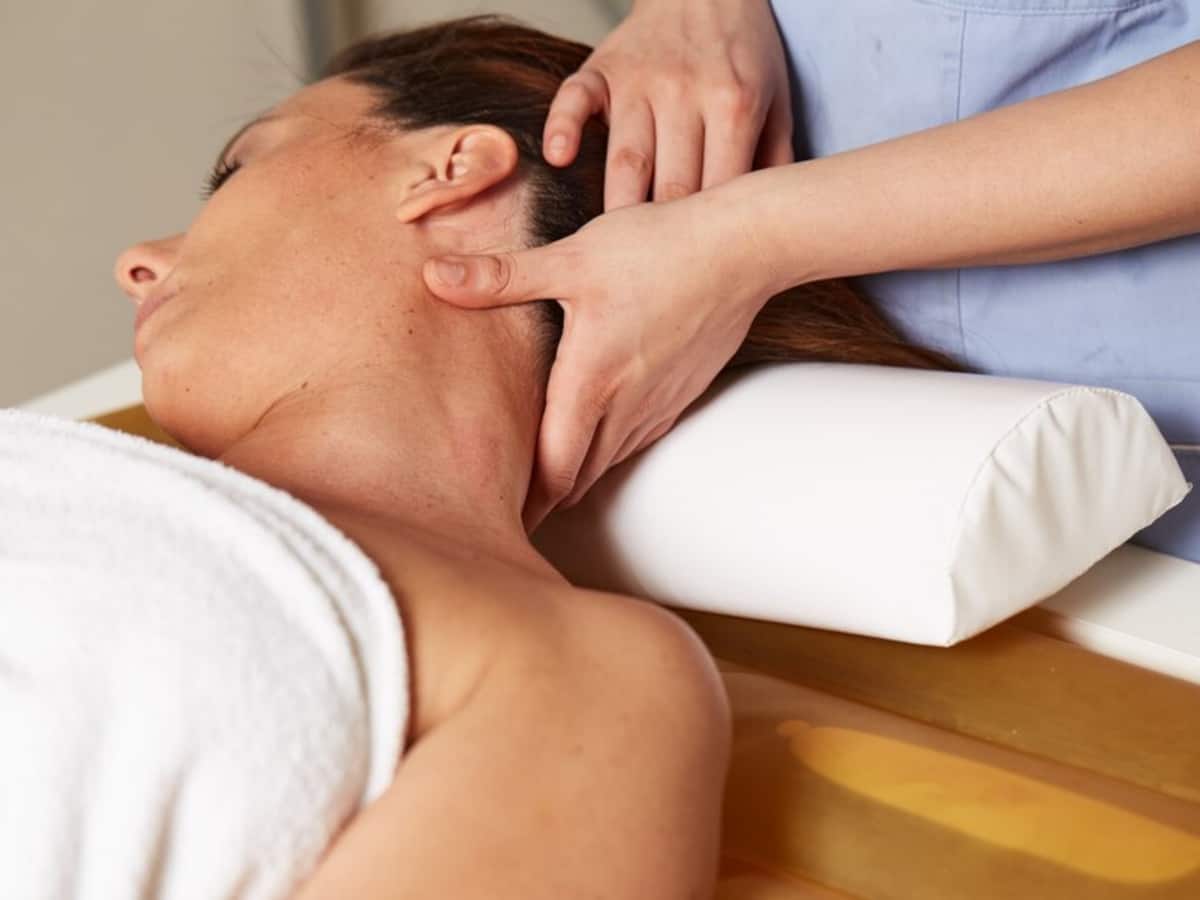 Massage therapy, Massage, Neck Massage, Head Massage Steps, Deaths, Thailand, Thailand news, Neck Twisting Massages Thailand, Thailand Massage Tragedy, deaths in Thailand after massage sessions, Thailand massage session death news, safety precautions for massage, proper massage technique, head, neck and shoulder massage