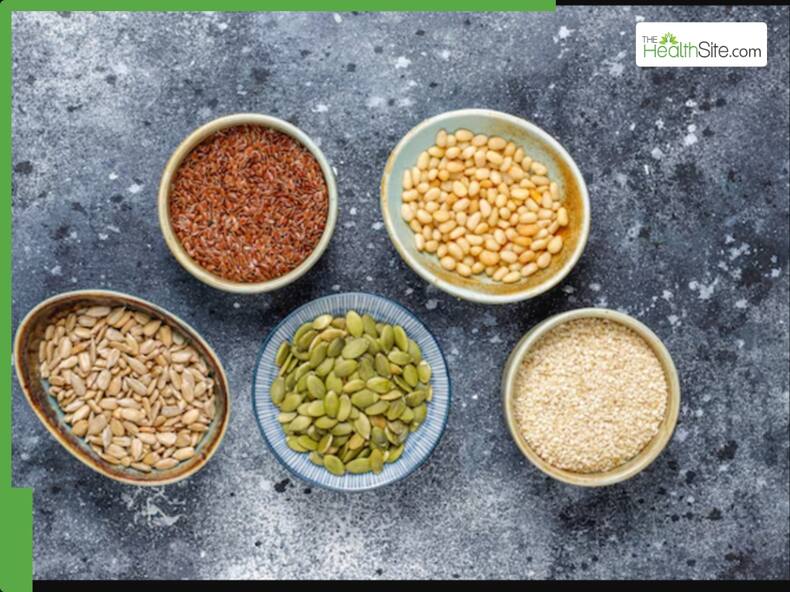 हेल्दी बनने के लिए लोगों ने साल 2024 में खूब चबाएं ये 5 हेल्दी सीड्स, जान लें आप भी इनके नाम