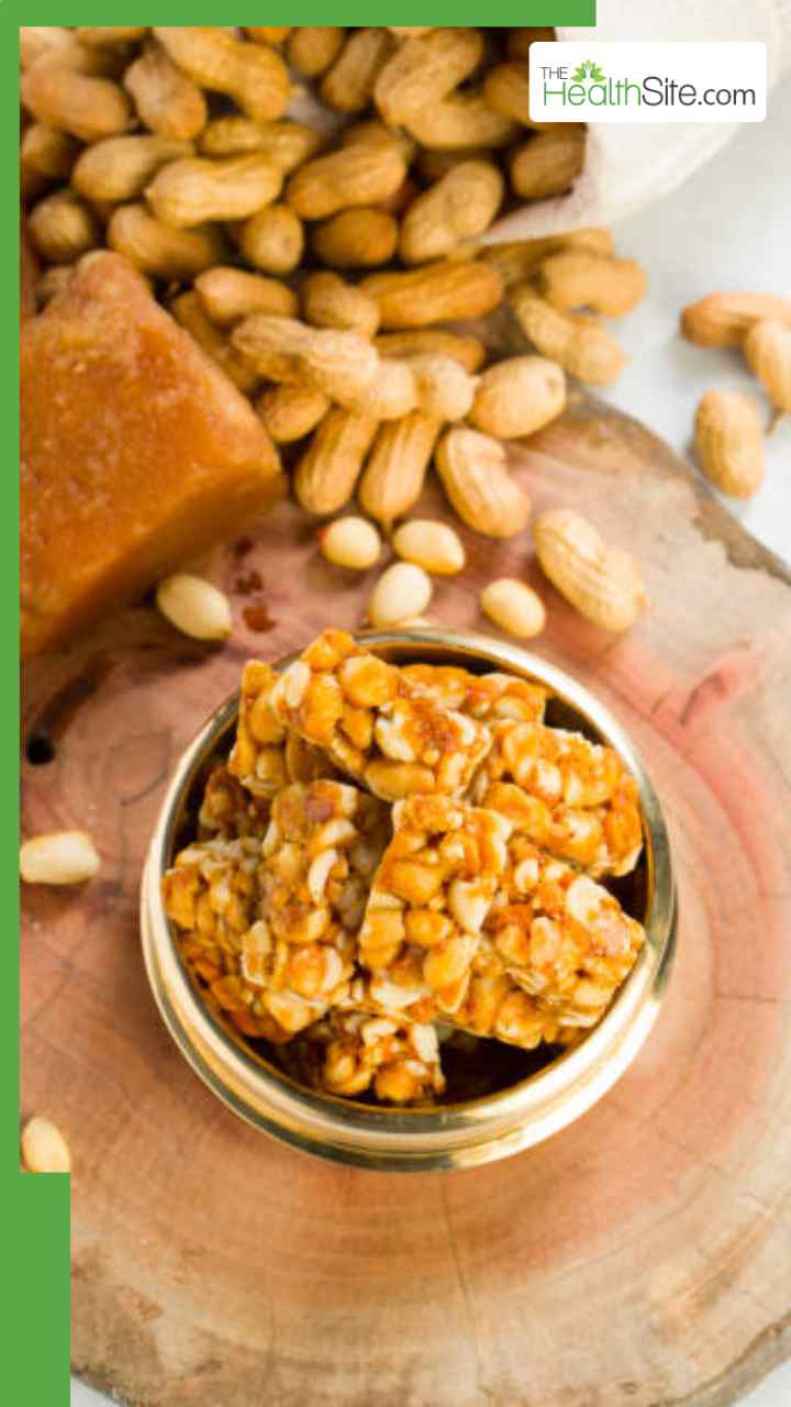 рд╕рд░реНрджрд┐рдпреЛрдВ рдореЗрдВ рдЧреБрдбрд╝ рдФрд░ рдореВрдВрдЧрдлрд▓реА рдЦрд╛рдиреЗ рдХреЗ 7 рдЬрдмрд░рджрд╕реНрдд рдлрд╛рдпрджреЗ