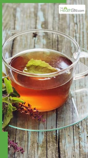 सुबह खाली पेट तुलसी और सौंफ का पानी पीने के 8 फायदे सुबह खाली पेट तुलसी और सौंफ का पानी पीने के 8 फायदे
