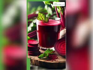 चुकंदर का जूस पीने से महिलाओं को मिलते हैं ये 8 फायदे