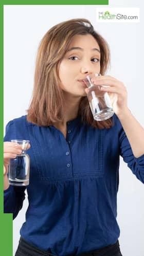 पानी पीते समय भूलकर भी न करें ये 8 गलतियां पानी पीते समय भूलकर भी न करें ये 8 गलतियां
