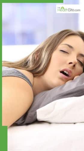 सोते समय मुंह से लार गिरने के 7 कारण