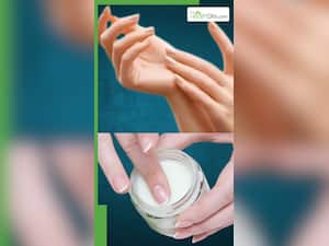 सर्दियों में हाथों पर लगाएं घर पर बनी ये 7 क्रीम