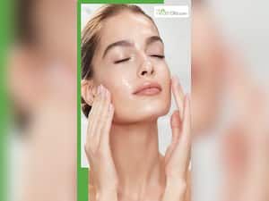 सर्दियों में स्किन पर शहद लगाने के 7 फायदे