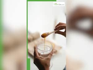 दूध में शहद मिलाकर पीने के 8 जबरदस्त फायदे