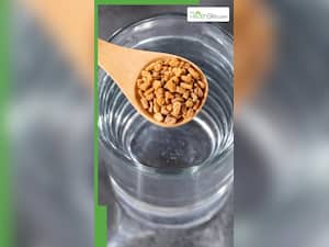 सुबह खाली पेट भीगी मेथी खाने के 8 फायदे