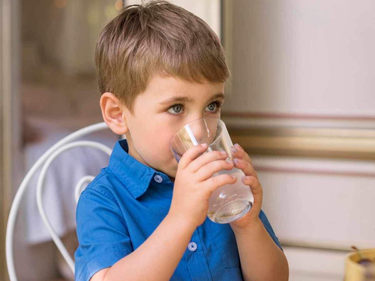 Benefits of drinking water, Drinking Water, children health tips, Healthy Parenting tips, Children hydration, Healthy Digestion Tips, why children should drink water, water intake in kids, daily water intake, hydration and digestion, children's health tips, water intake daily