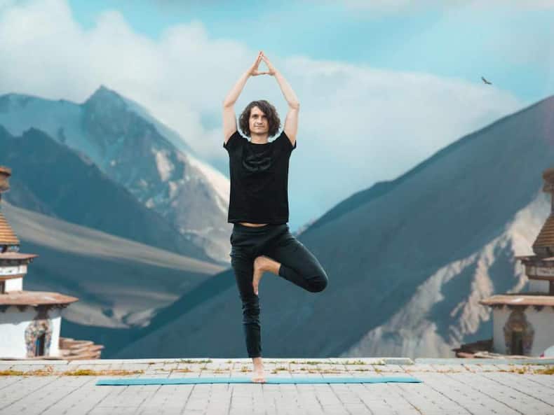Try These 7 Simple Yoga Asanas Daily To Build Confidence And Boost Health