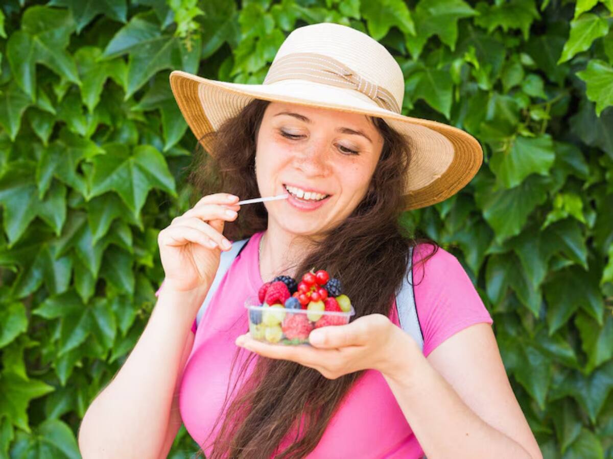 Cancer prevention, Foods to prevent cancer, Superfoods For Super Health, Superfoods, World Cancer Day 2025, cancer fighting superfoods, anti-cancer diet, nutrition and cancer prevention, cancer risk reduction, cancer-fighting foods, anti-cancer diet, nutrition and cancer prevention, cancer risk reduction, cancer awareness, healthy eating and cancer, superfoods for cancer prevention, antioxidants and cancer, cancer prevention tips, healthy lifestyle and cancer risk, diet and cancer prevention, cancer research and nutrition