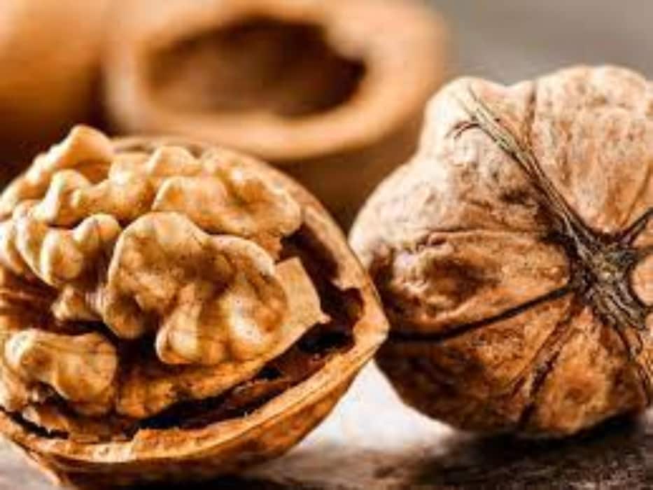 क्या बादाम खाने से बढ़ जाता है यूरिक एसिड, जानिए यूरिक एसिड में कौन-से ड्राई फ्रूट्स खाने चाहिए और कौन-से नहीं