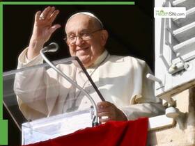 Pope Francis Experiences 'Breathing Crisis', 'Vomiting', As He Recovers From Pneumonia, Vatican Says