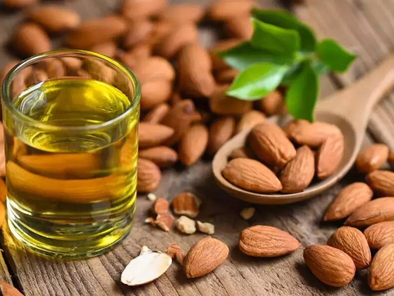 नहाने से पहले शरीर पर लगाएं ये 5 चीजें, दिनभर मुलायम और कोमल रहेगी त्वचा