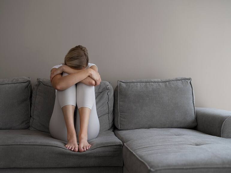 High Estrogen Alert: 7 Symptoms That Could Signal A Hormonal Imbalance