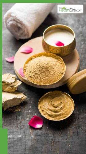 हफ्ते में सिर्फ एक बार चेहरे पर मुल्तानी मिट्टी लगाने के 8 फायदे