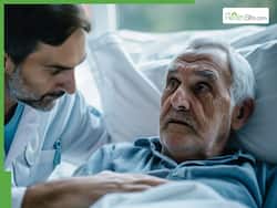 बुजुर्गों के लिए जानलेवा साबित हो रहा निमोनिया, एक्सपर्ट्स से जानिए क्यों तेजी से बढ़ रहा इसका खतरा