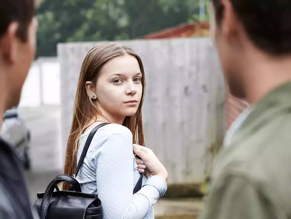 आपके बच्चे को भी काला या मोटा कहकर Body Shaming करते हैं लोग? इन 5 चीजों से बच्चे में भर सकते हैं सेल्फ कॉन्फिडेंस