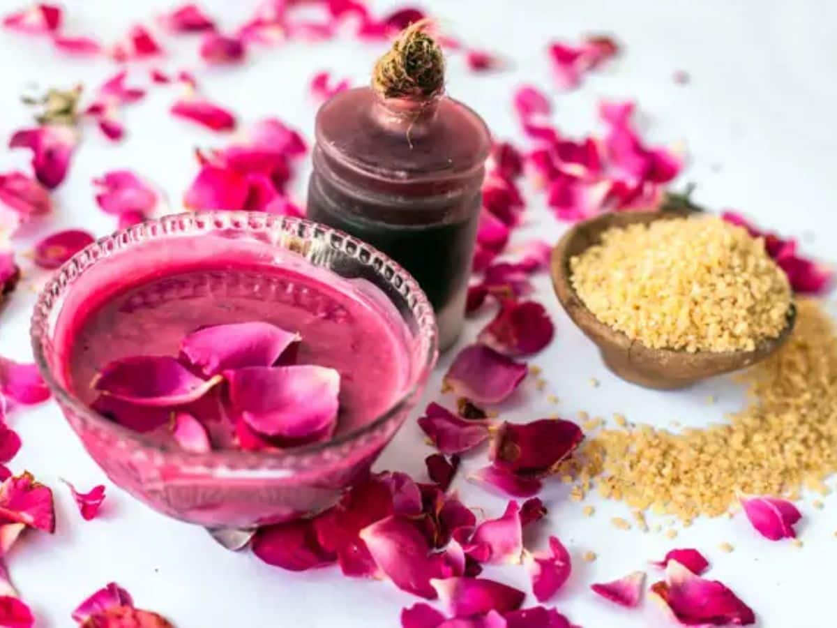 rose petals with besan
