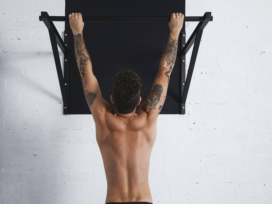 5 Powerful Benefits Of Doing 20 Pull-Ups Every Single Morning