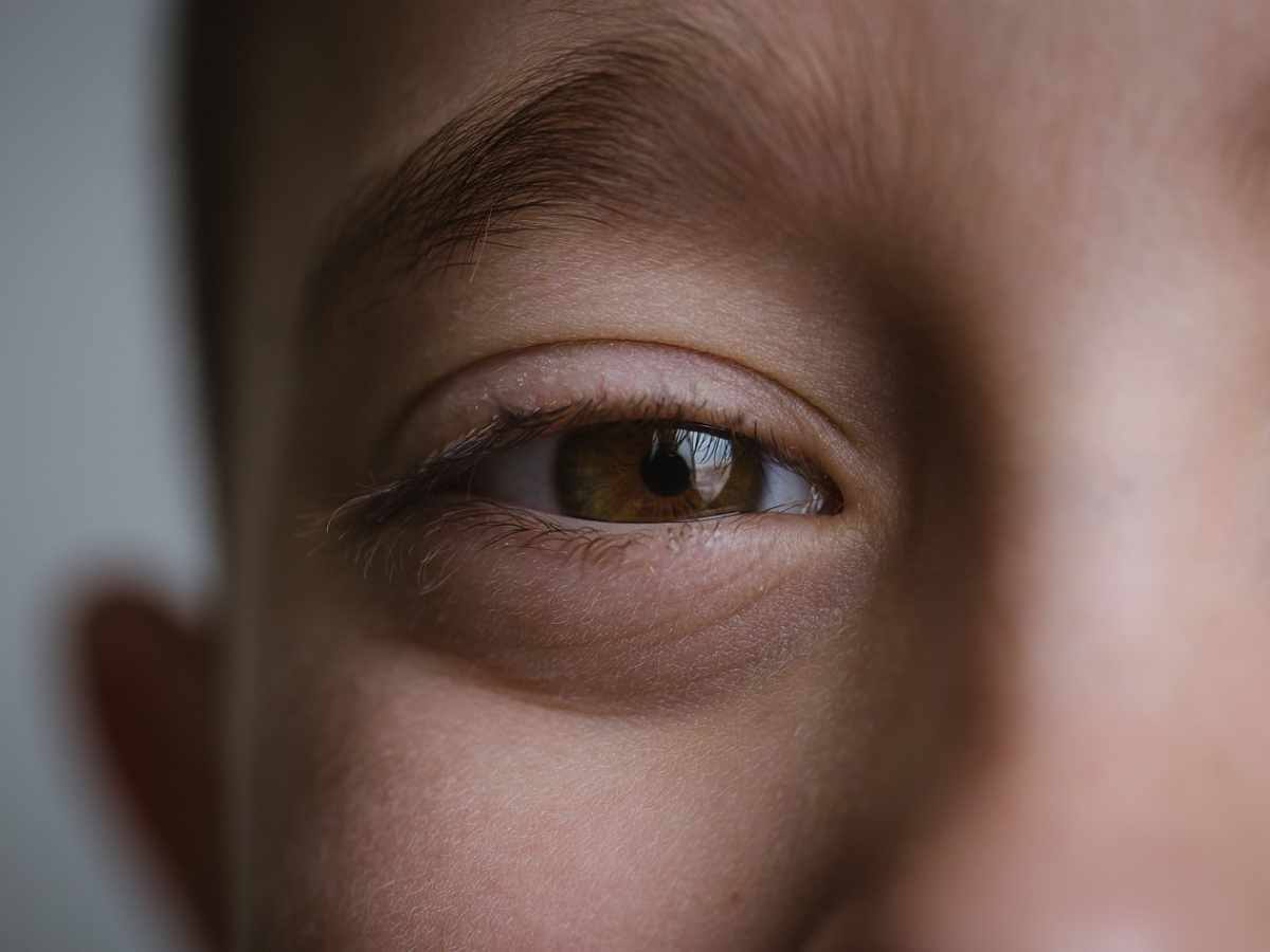 Eye care, eye care tips, Eyesight care, healthy vision, How to Improve Eyesight, best tips to improve eyesight, best tips to improve vision, how to care for eyes, taking care of eyes, daily tips to take care of eyes