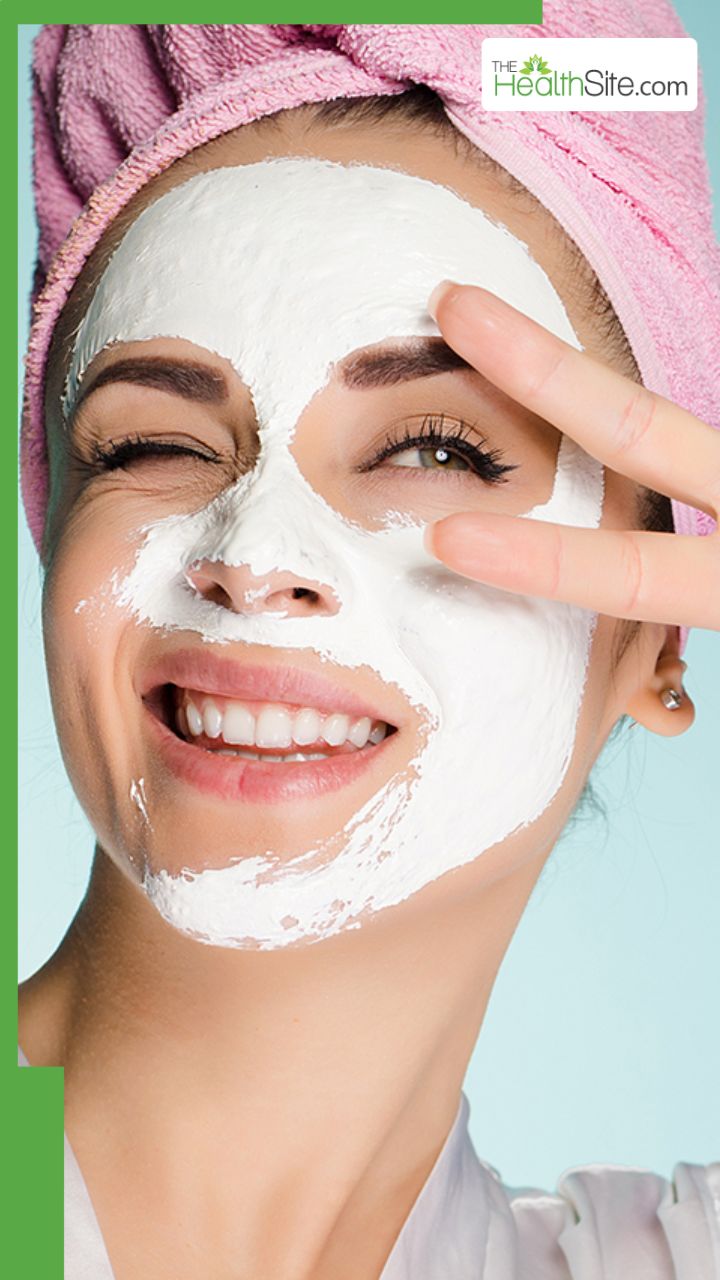 рдХрдЪреНрдЪреЗ рджреВрдз рдореЗрдВ рдХреНрдпрд╛ рдорд┐рд▓рд╛рдХрд░ рдЪреЗрд╣рд░реЗ рдкрд░ рд▓рдЧрд╛рдПрдВ?