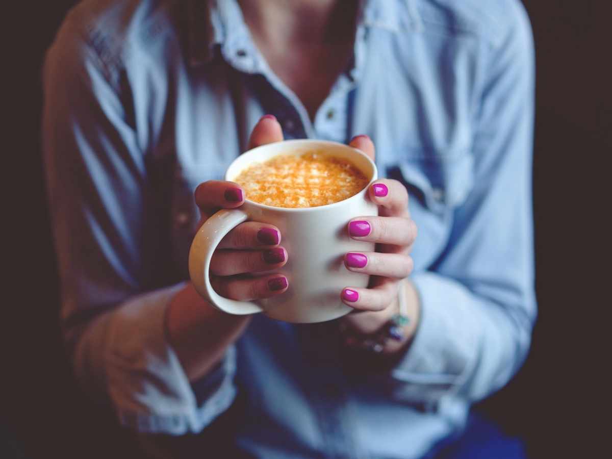Drinking coffee on an empty stomach