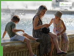 7 Behavioural Things Children Learn By Observing Parents